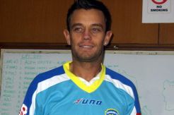 Eks Pelatih Lee Hendrie: Persib Harus Pintar Beri Pemahaman ke Essien