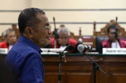 Debat Pengacara dan Saksi JPU Warnai Sidang Dahlan Iskan