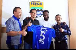 Tur Pramusim Liga 1 2017, Persib Bandung Bawa Essien