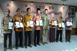 Huawei Gandeng Tujuh...