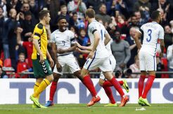 Babak I: Inggris dan Jerman Memimpin, Defoe Catat Rekor