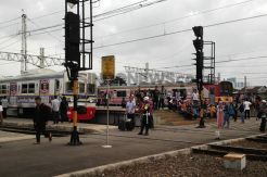 KRL Alami Gangguan, Sejumlah Penumpang Berlompatan