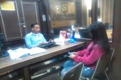Dituding Pelacur, Janda Cantik Ini Polisikan Juru Parkir