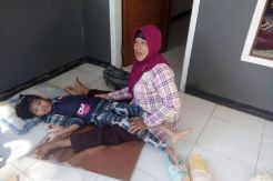 Gadis Pangandaran Ini Lumpuh Total 17 Tahun