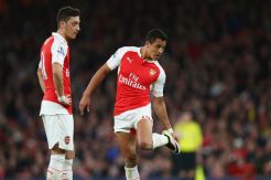 Wenger Yakin Oezil dan Alexis Sanzhez Tidak Tergoda Tawaran Klub Lain