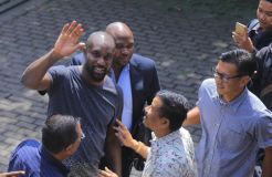 Carlton Cole Butuh Waktu Adaptasi dengan Udara di Bandung