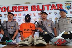 Panik Diminta Tanggung Jawab Pacar, Fajar Tenggelamkan Kekasih di Kali