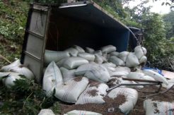 Sopir Hilang Kendali, Truk Pengangkut Kopi Masuk Jurang