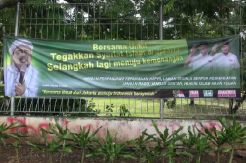 Kampanye Hitam, Sandi: 150.000 Relawan Dikerahkan Turunkan Spanduk