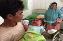 Istri Sopir Truk Lahirkan Bayi Raksasa