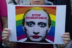 Rusia Larang Gambar...