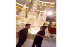 This Largest Wedding Cake Bring Fairy Tales Grandeur