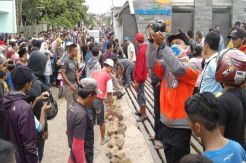 Warga dan Pengembang Saling Balas Tutup Akses Jalan