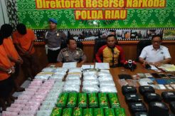 Bongkar Jaringan Narkoba Internasional, Polda Riau Sita 40 Kg Sabu-Sabu dan 160.000 Pil Ekstasi