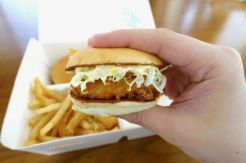Tiga Varian Burger Mini Terbaru di Lotteria