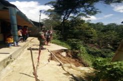 Longsor Terjang Kampung Taraju di Pangelangan, Satu Rumah Tertimpa