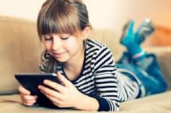 Anak Bermain Gadget,...