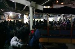 Libur Panjang, Pelabuhan Merak Dipadati Penumpang