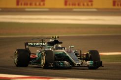 Kalahkan Hamilton, Bottas Rajai Kualifikasi GP Bahrain