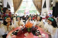 Finalis Miss Indonesia Perluas Wawasan Kecantikan Bersama Sariayu