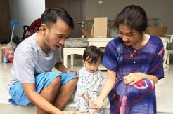 Sarwendah dan Ruben Onsu Tak Mau Manjakan Buah Hati