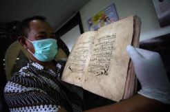 Melihat Empat Naskah Kuno di Museum Sri Baduga