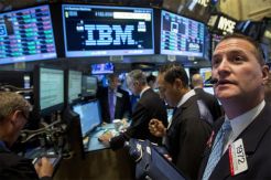 Bursa AS Turun Besar Imbas Jatuhnya Saham IBM
