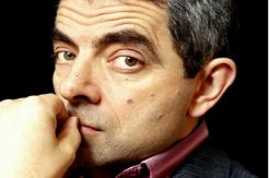 Seru! Rowan Atkinson Jadi Mr Bean Tua