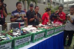 Razia Lapas, Polisi Sita 709 HP,118 Sajam, dan Puluhan Alat Seks Napi