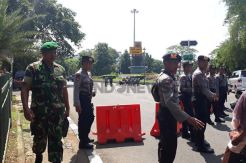 Massa GNPF MUI Mulai Bergerak, Polisi Tutup Jalan Veteran