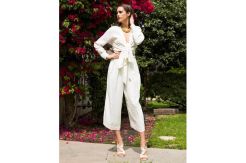 Makin Gaya Pakai Jumpsuit di Akhir Pekan