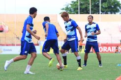 Start Buruk Pukul Duo Jawa Timur