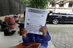 Dituding Rekam Video...