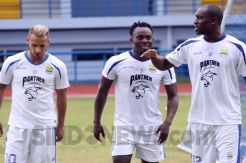 Essien dan Cole Jalani...