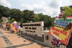 Mapolda Jateng Juga Dibanjiri Karangan Bunga