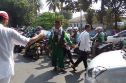 Dipadati Massa, Jawara Betawi Bantu Urai Kemacetan di Masjid Istiqlal