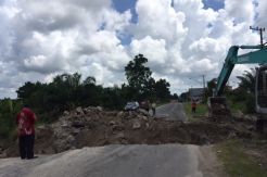 Jalan Ambles di Pangkalan Bun Mulai Diperbaiki