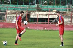 Trio Benteng PSM Kembali, Sinyal Bahaya bagi Penyerang Arema