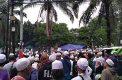 Takbir Menggema Ketika Hakim Menyatakan Ahok Bersalah