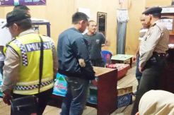Polisi Bongkar Penjual Miras Berkedok Warung Makan