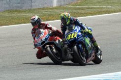 Akui Kalah, Rossi Puji Podium Pertama Lorenzo Bersama Ducati