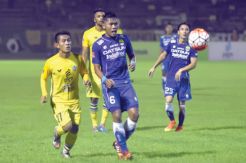 Ditunggu Semen Padang, Rekor Tandang Hantui Persib