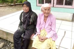 Ini Rahasia Nenek Sarti yang Masih Bugar di Usia 115 Tahun