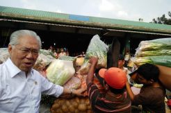 Patok HET, Enggar Kaget Harga Minyak Goreng Masih Rp13.000/Liter