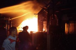 Rumah Sekaligus Gudang Minyak Meledak di Lubuklinggau