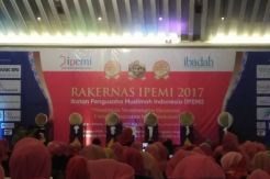 Menaker Buka Rakernas...