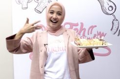 Di Ramadan ini, Laudya Cynthia Bella Sapa Penggemar di Toko Kue