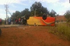 Bus Sekolah Ditabrak Pick Up, 22 Siswa SMP/SMA Luka-luka