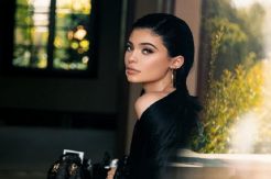 Rumah Direnovasi, Kylie Jenner Sewa Mansion Rp1,6 Miliar