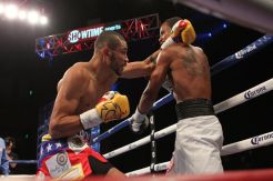 Dihadiahi Pukulan Colongan, Dirrell Sabet Gelar Interim IBF